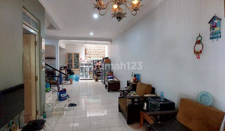 DIJUAL RUMAH 2LT TAMAN SEMANAN INDAH JAKBAR 1