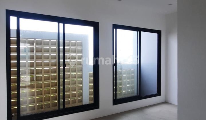 Rumah 4 Lantai Brand New Kavling DKI Meruya Utara