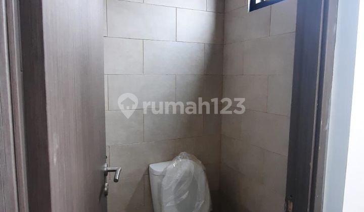 4-Story Brand New House DKI Meruya Utara Plot 2