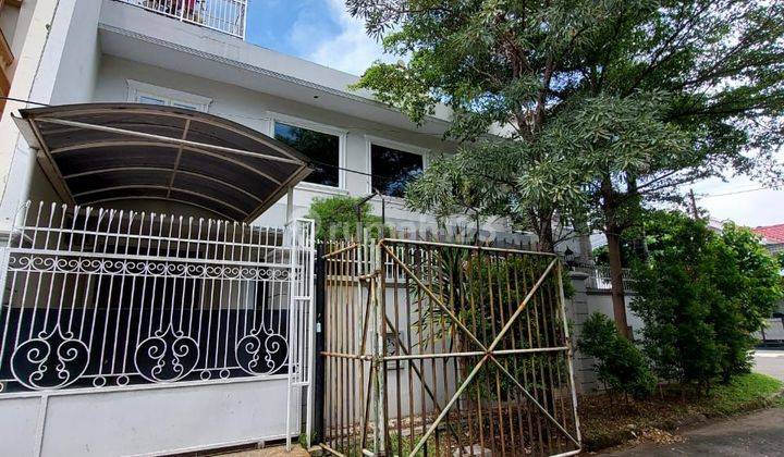 Rumah Mewah Full Furnish  2.5 Lantai Taman semanan Indah 1