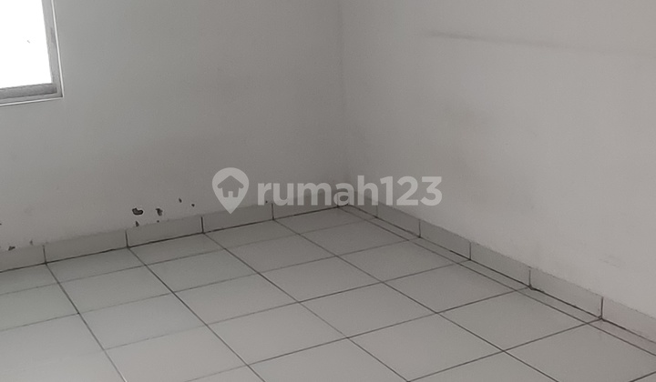 Rumah 2 Lantai Siap Huni di Duri Kosambi Jakarta Barat 2