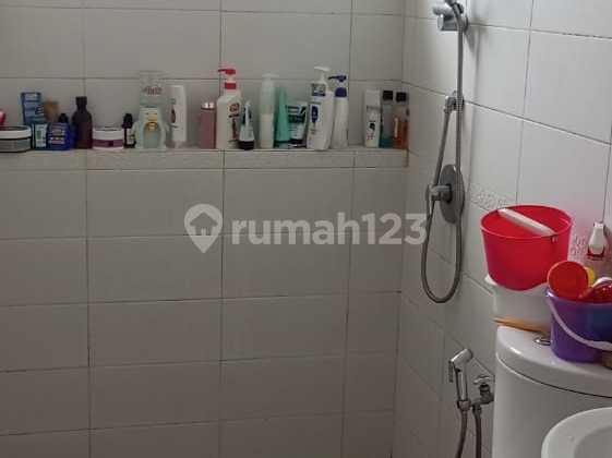 For Sale 2-story House in Amerika Green Lake City