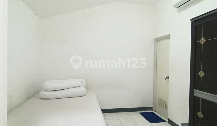 Two-Story House in Metro Permata 1, Karang Tengah, Tangerang 2