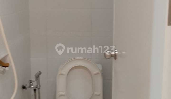 For Rent 2-Story American House in Greenlake City