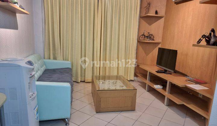 ruang keluarga disewa apart batavia karet tengsin