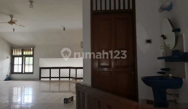Disewa Rmh Besar 2Lt Puri Indah Jakbar Disewa Rmh Besar 2Lt Puri Indah Jakbar