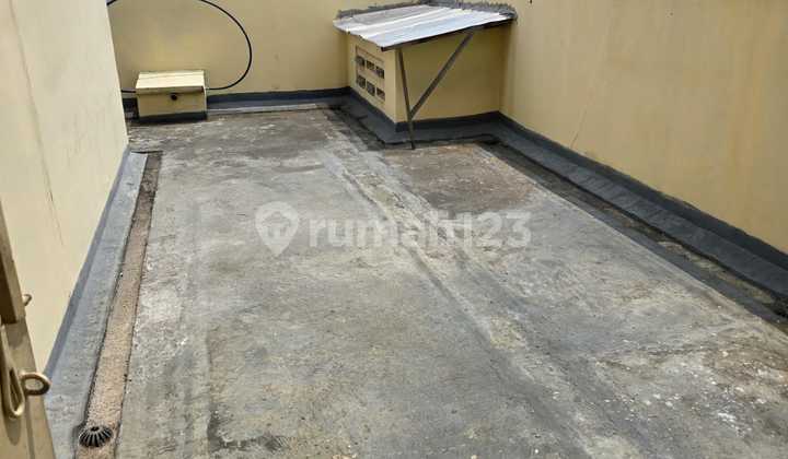 For Rent 3.5-Story Shop House Facing Greenlake City Boulevard For Rent 3.5-Story Shop House Facing Greenlake City Boulevard