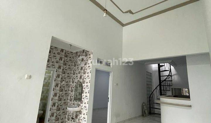 Rumah Brand New 1,5 lantai Banjar Wijaya Tangerang Strategis  2