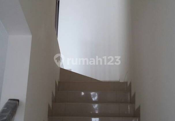 Dijual Bwh Hrg Pasar Rumah 2lt Green Village Tgr 2