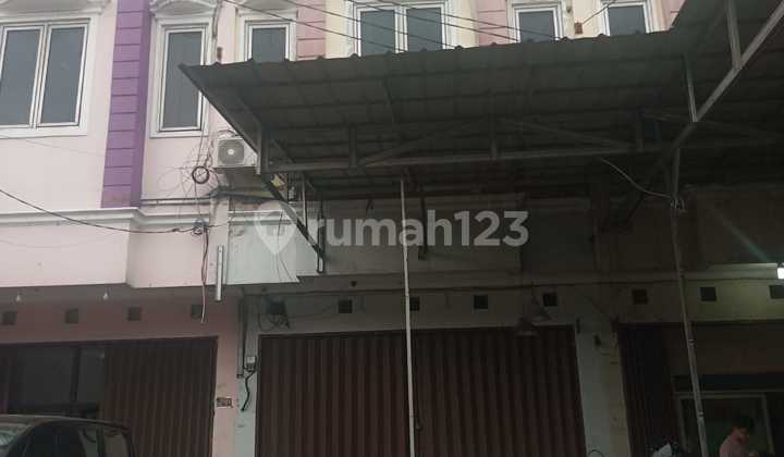 For Rent 3-Storey Shop House on Main Road Raden Saleh, Karangtengah, Tangerang