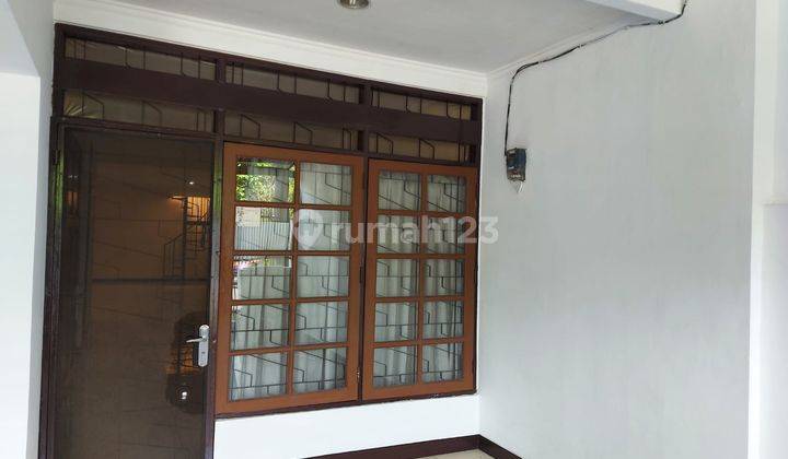 Rumah Cantik 1¼ Lantai Kosambi Baru Jakbar 1