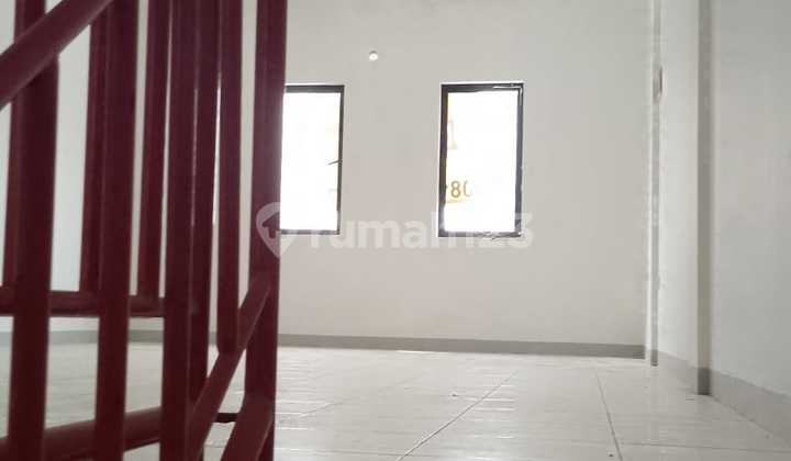 Translate to en: For rent: 2-storey shophouse in Kosambi Baru, West Jakarta 2