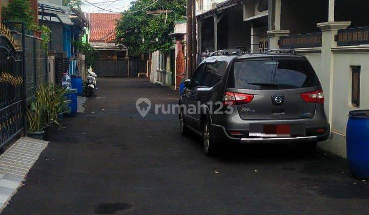 Rumah 3 lantai dalam komplek kalisari pasar rebo 2