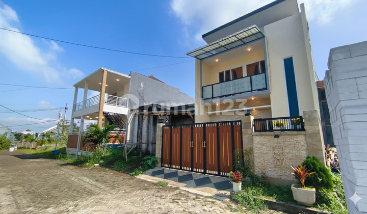 Villa 900 Jutaan Kota Batu Malang, 1 Menit Jawa Timur Park 2 Villa 900 Jutaan Kota Batu Malang, 1 Menit Jawa Timur Park 2