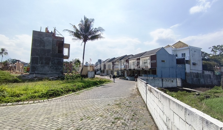 Free Management Villa Batu Malang, 1 Menit Jawa Timur Park 3 Free Management Villa Batu Malang, 1 Menit Jawa Timur Park 3