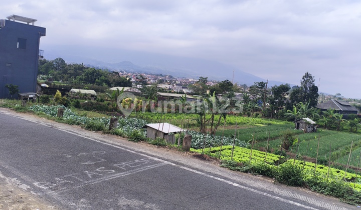 Villa Cantik Kota Batu Malang Furnished, 1 Menit Alun-Alun Batu