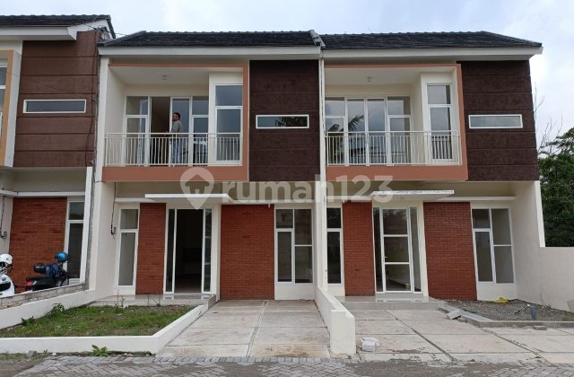 Malang City Land with Mountain Views, suitable for building a house. Malang City Land with Mountain Views, suitable for building a house.