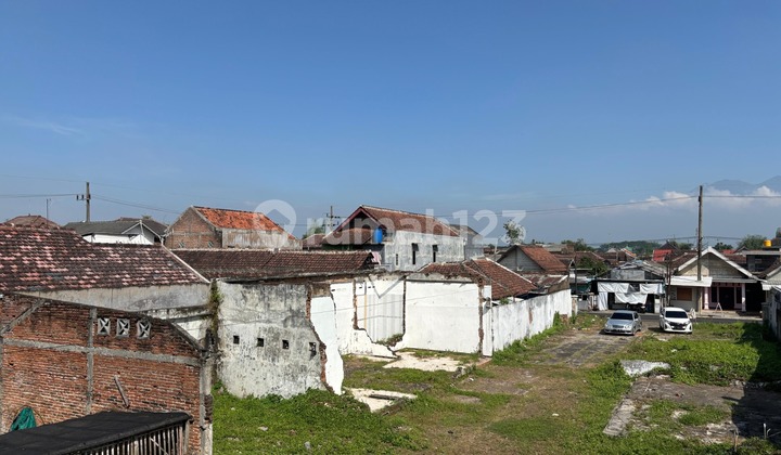 Land Ready for Construction on Malang City Road Axis