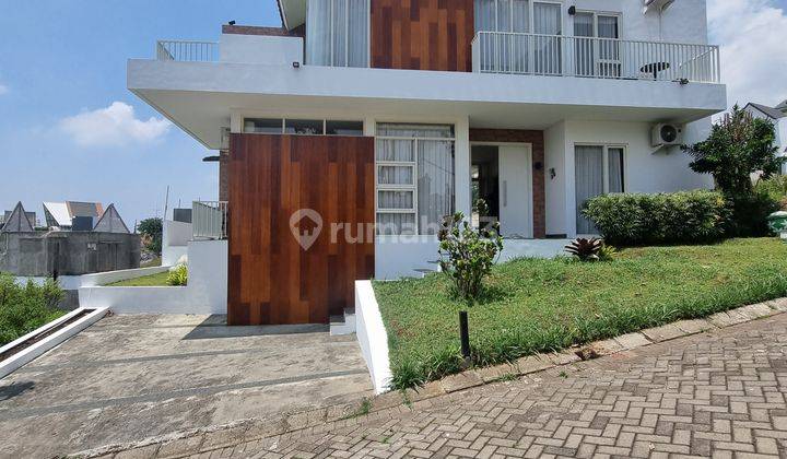 Dijual Villa Murah Mewah Full Furnished Strategis di Kota Batu 2