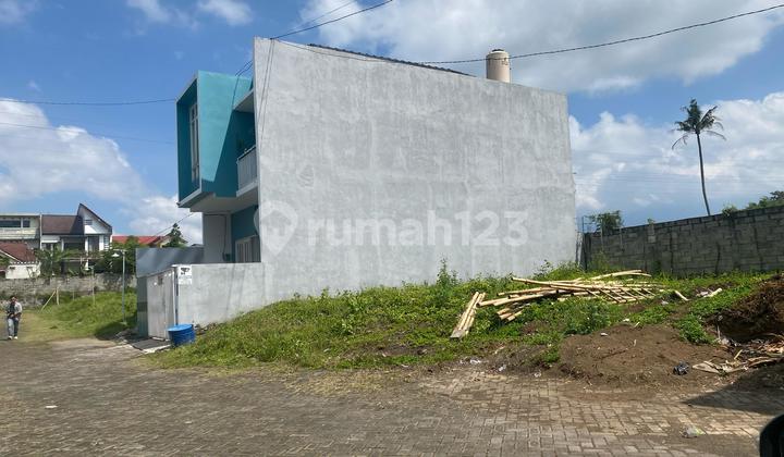 The land behind the University of Muhammadiyah Malang is suitable for boarding houses.