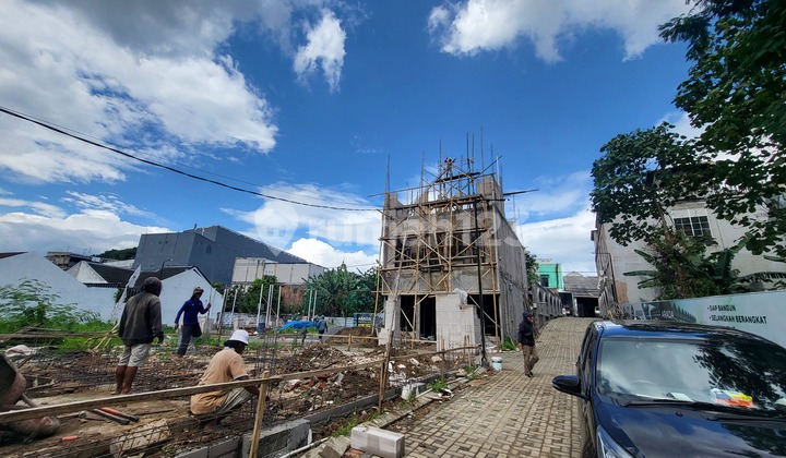 Kost Premium Tunggulwulung Saxofon 600 Meter Kampus Umm!