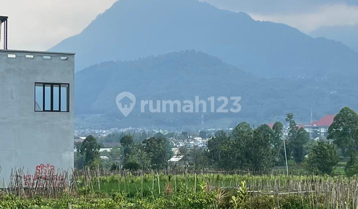 Villa for Sale in Premium Metro Batu Malang Area Villa for Sale in Premium Metro Batu Malang Area