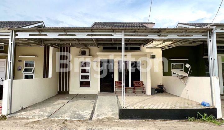 RUMAH FULL FURNISHED CANTIK DAN NYAMAN SIAP PAKAI DI DALAM KOMPLEK CLUSTER 1