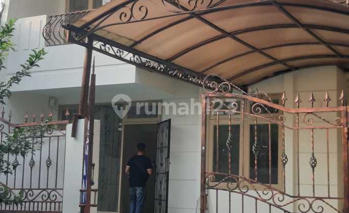 Rumah, 2 Lantai, SHM, di Sunter,