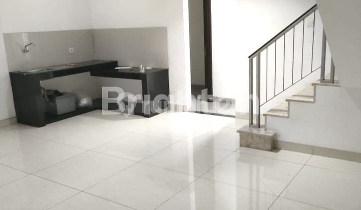 RUMAH PIK GOLF ISLAND CLUSTER PIANO 3 LANTAI 2