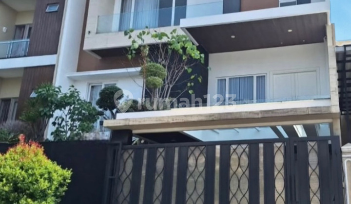 Rumah Pik Katamaran Indah Minimalist Modern 4 Lantai Rumah Pik Katamaran Indah Minimalist Modern 4 Lantai