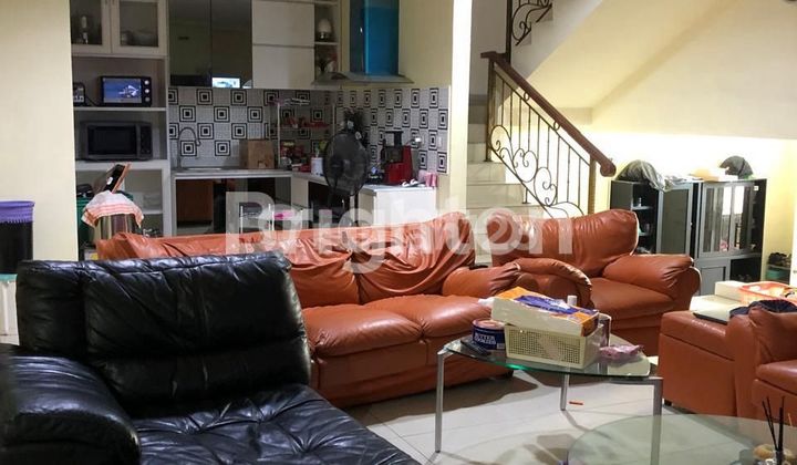 RUMAH PIK KATAMARAN INDAH 9x25 VIEW TAMAN