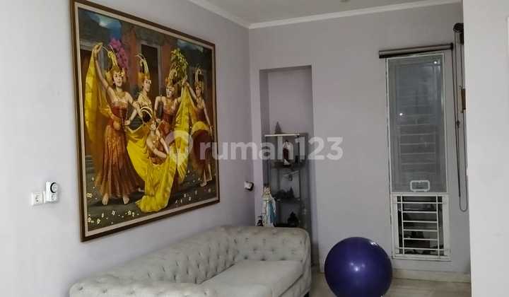 Dijual Rumah Rapi Depan Taman Di Alam Sutera, Lokasi Strategis Dekat Akses Tol Dan Pusat Perbelanjaan 2