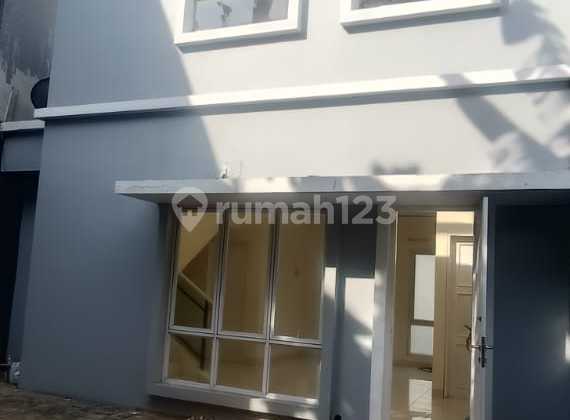 Disewakan Rumah Cluster Fluorite Gading Serpong 2