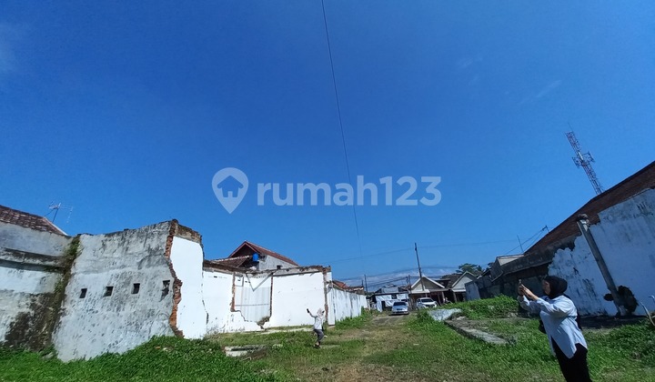 Tanah Poros Jalan Area Bumiayu Gadang Malang
