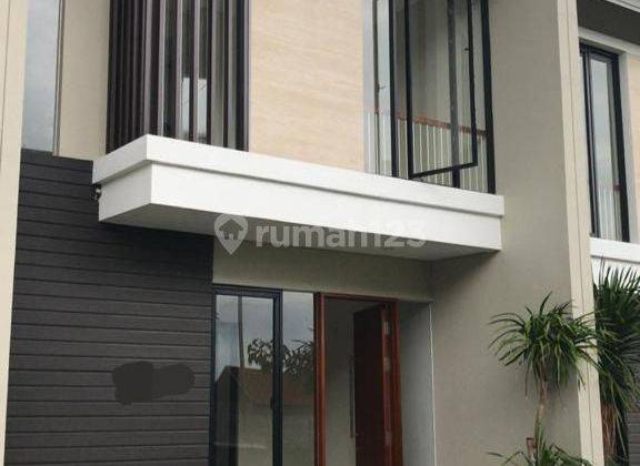 Rumah 2 lantai di Northwest Citraland Surabaya 1