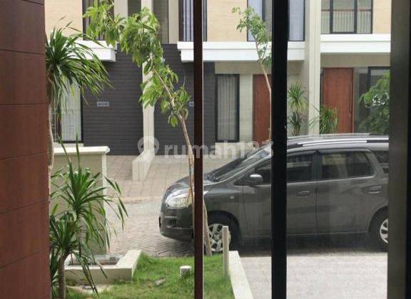 Rumah 2 lantai di Northwest Citraland Surabaya 2