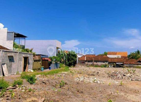 Sell cheap land quickly near Seminyak beach, Bali 2