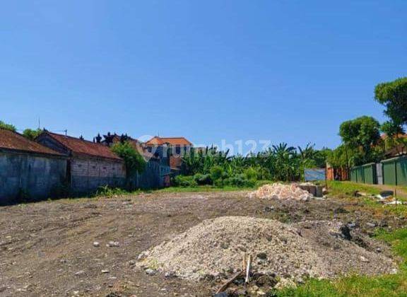 Sell cheap land quickly near Seminyak beach, Bali 1