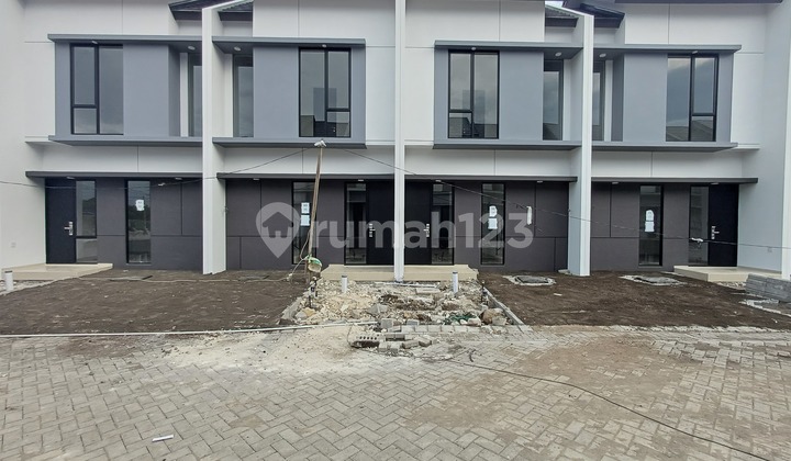 Rumah Baru Minimalis Modern Di Rungkut Surabaya