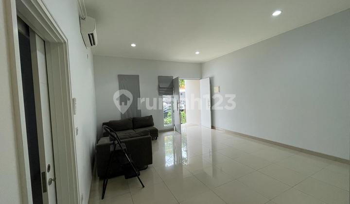 Rumah Baru Renov Siap Huni 2 Lantai Semi Furnish Rumah Baru Renov Siap Huni 2 Lantai Semi Furnish