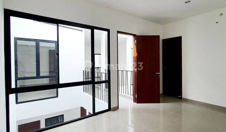 Rumah Baru 2 Lantai Desain Modern Dalam Cluster