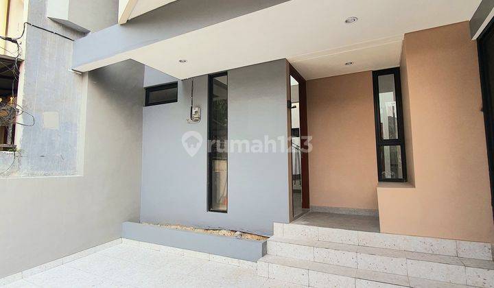 Rumah Baru 2 Lantai Desain Modern Dalam Cluster