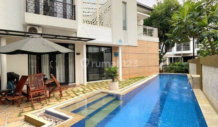 Rumah Cantik Di Hoek Dan Private Pool Dalam Cluster 1