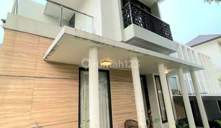 Rumah Cantik Di Hoek Dan Private Pool Dalam Cluster 2