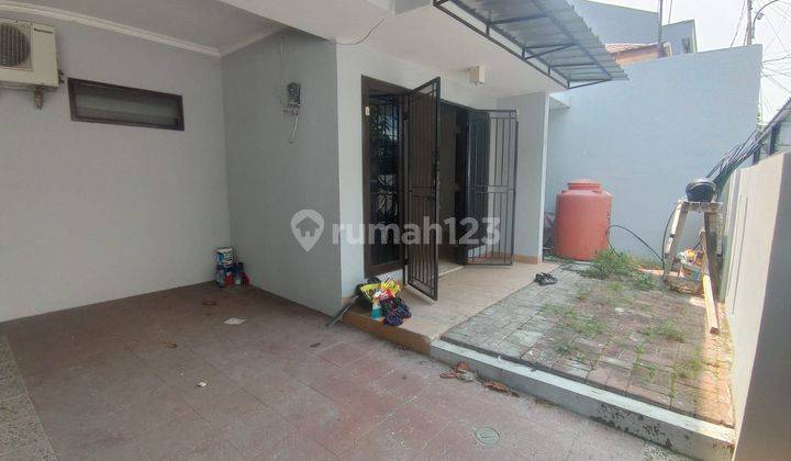 Rumah 2 Lt Minimalis Modern Semi Furnish Apadanya di Kayu Putih  1