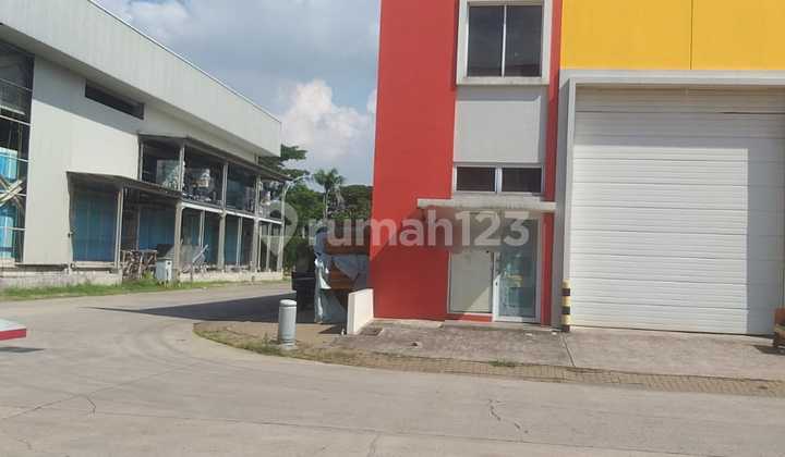 Gudang Bizpark Siap Pakai Muatan Truk Startegis di Sedayu City 