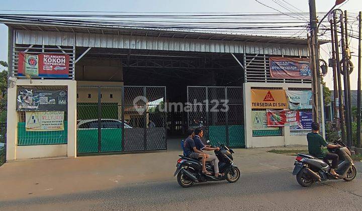 Ex Gudang Matrial Pluss Rumah Tinggal Pinggir Jalan di Kp Setu 1