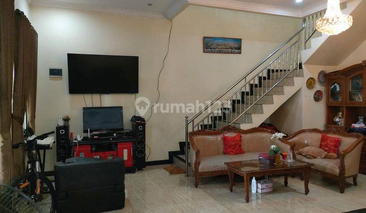 Rumah Nyaman Bagus Startegis di Grand Wisata Bekasi  2