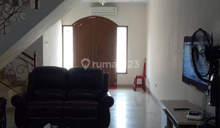 Rumah Mewah Semi Furnish Siap Huni di Perum Taman Modern  2