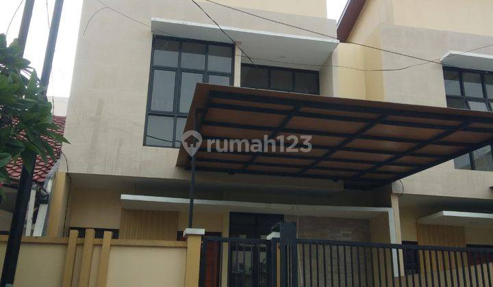 Rumah baru Terbatas 2 Unit Siap Huni Startegis di Bulevar Hijau 1